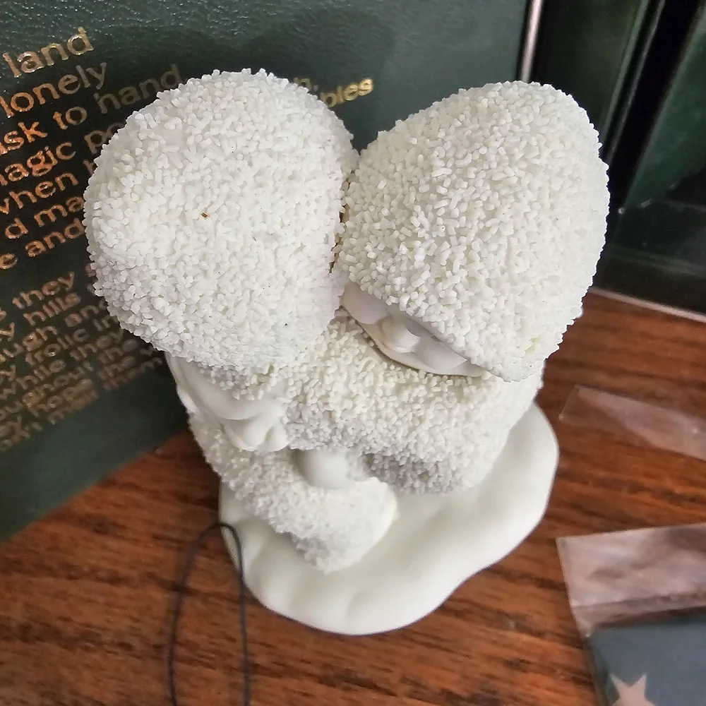 Dept 56 Winter Tales Of The Snowbabies #56.68136 “I NEED A HUG" In Box Figurine - Picture 8 of 10